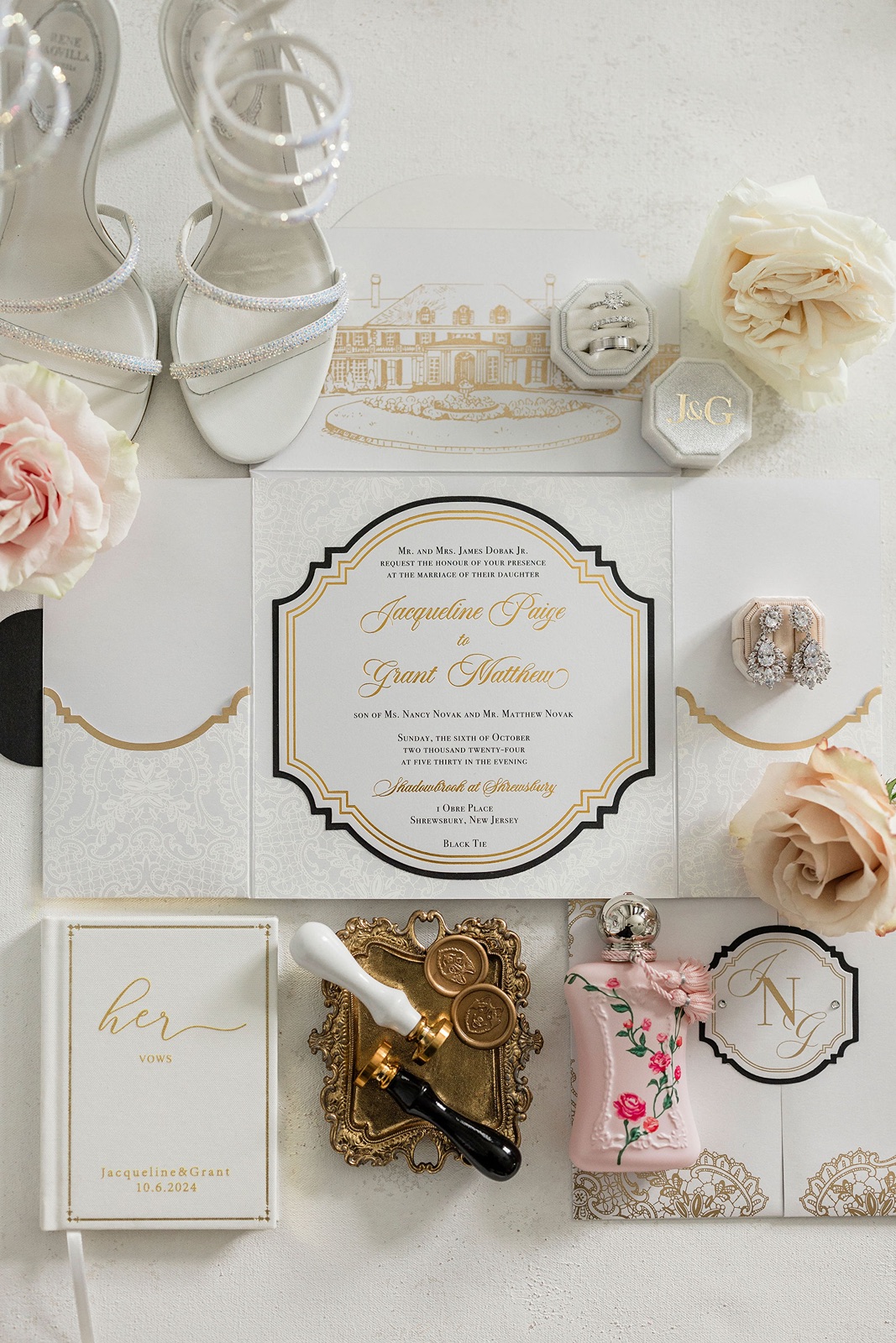 Black, white and gold pocketfolder wedding inviation for a Shadowbrook at Shrewsbury wedding in New Jersey